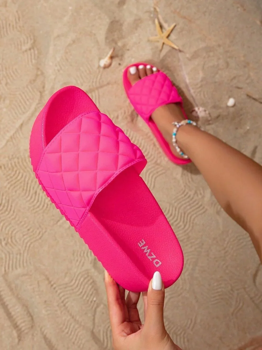 hot pink Fashionable Women's Diamond Pattern Thick sole Slippers sandals